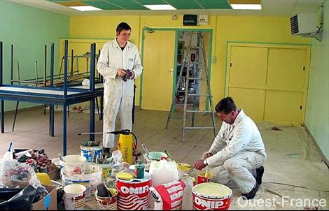 Aux couleurs jaune et vert, le nouveau restaurant scolaire mettra les enfants en appétit.